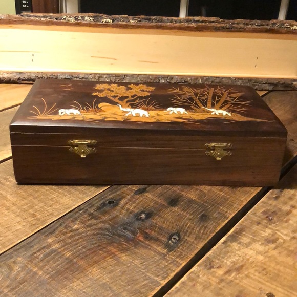 Vintage Detailed Wooden Elephant wooden box + FREE GIFT - Picture 6 of 14